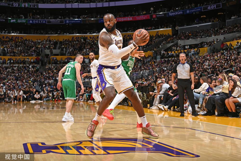 斯图尔特在 斯图尔特在