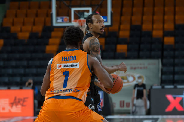 而他在另一 而他在另一